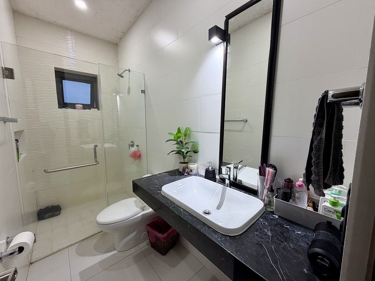 32 de 48: Baño recámara secundaria 3