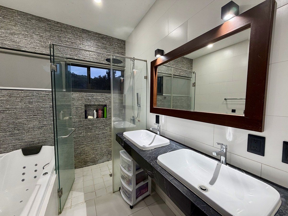 36 de 48: Baño recámara principal