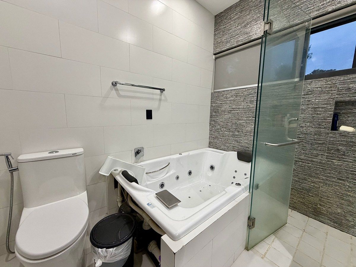 37 de 48: Baño recámara principal