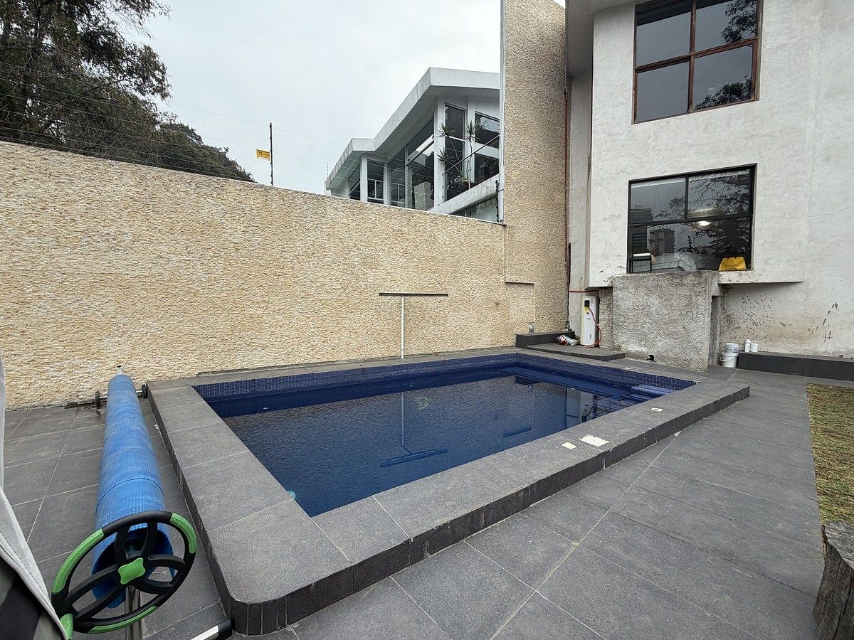 1 de 19: Alberca y terraza con vista panorámica