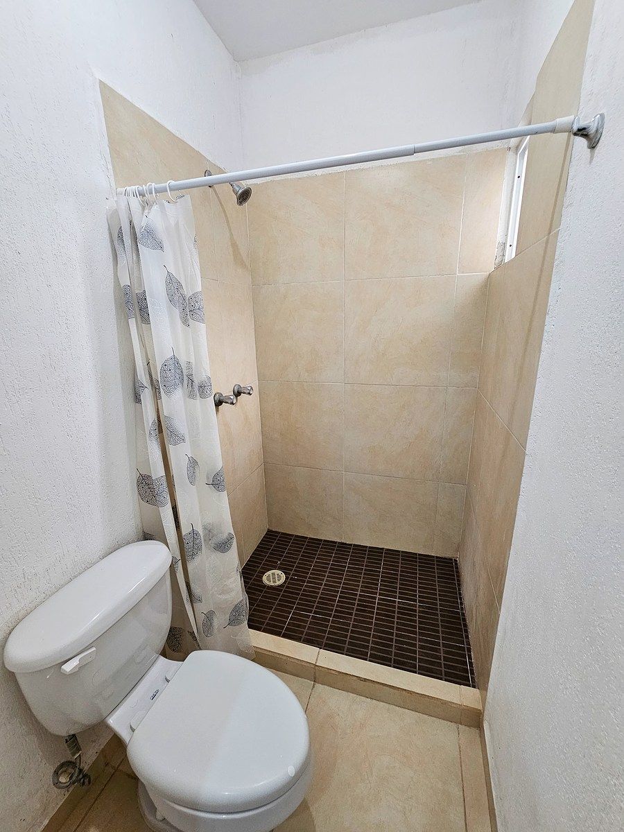 16 de 22: Baño de recámara 2