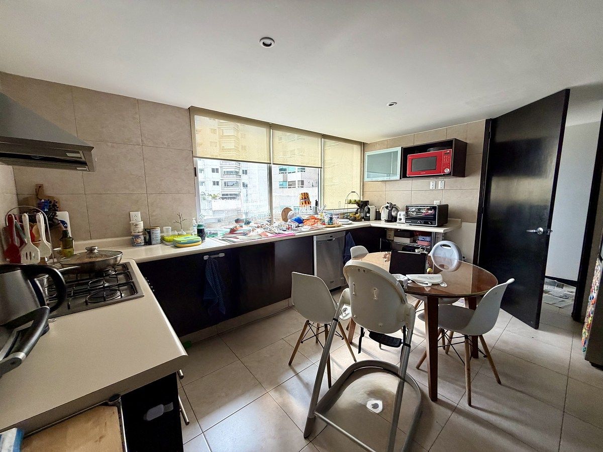 3 de 21: Cocina con espacio para antecomedor