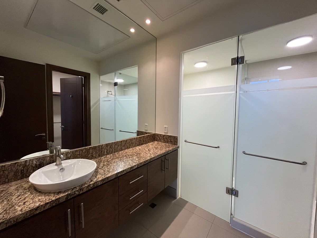 7 de 14: Baño Completo