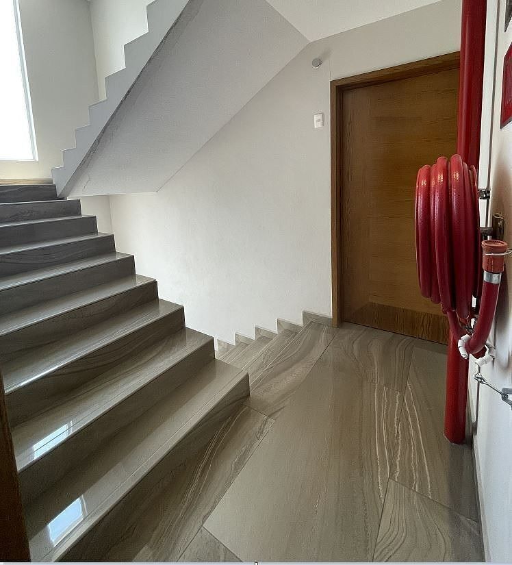 17 de 20: Entrada/Salida depto por escaleras de servicio