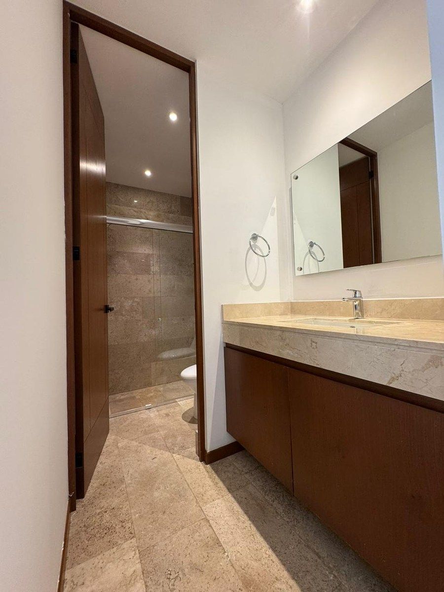 14 de 26: Baño recamara 2