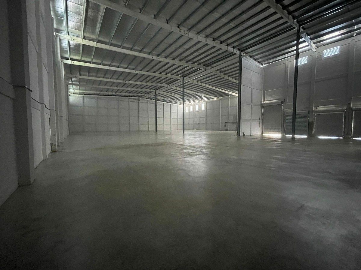 Nave en La Autopista Duarte, Santo Domingo Oeste, foto 13 de 17