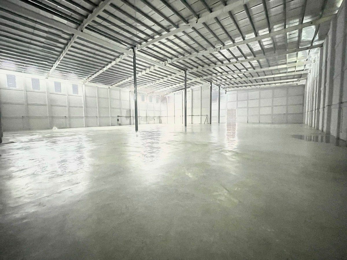 Nave en La Autopista Duarte, Santo Domingo Oeste, foto 16 de 17