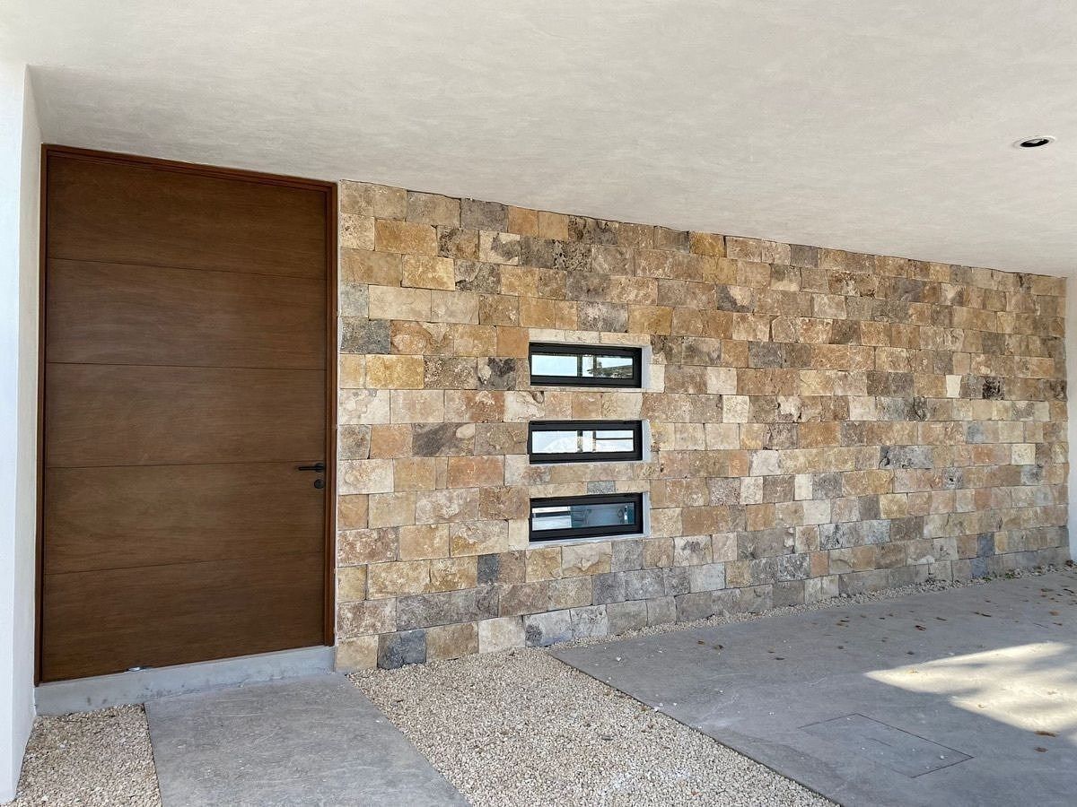 3 de 29: COCHERA Y ACCESO