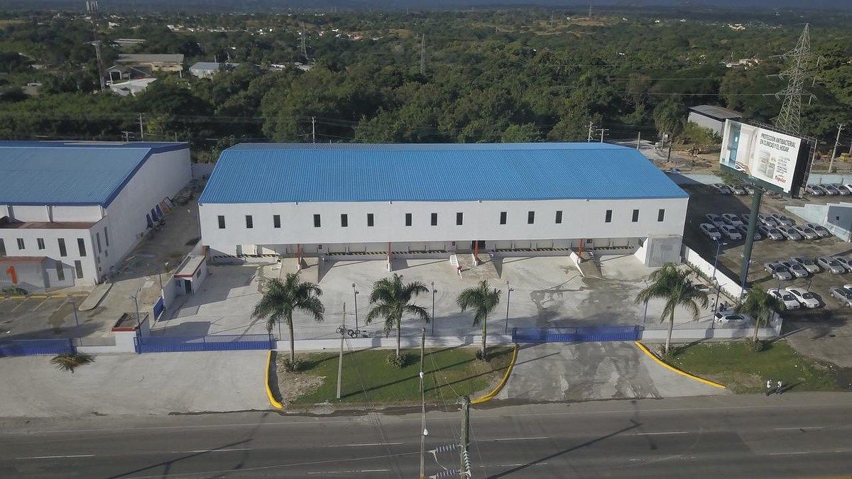 Nave en La Autopista Duarte, Santo Domingo Oeste, foto 9 de 17