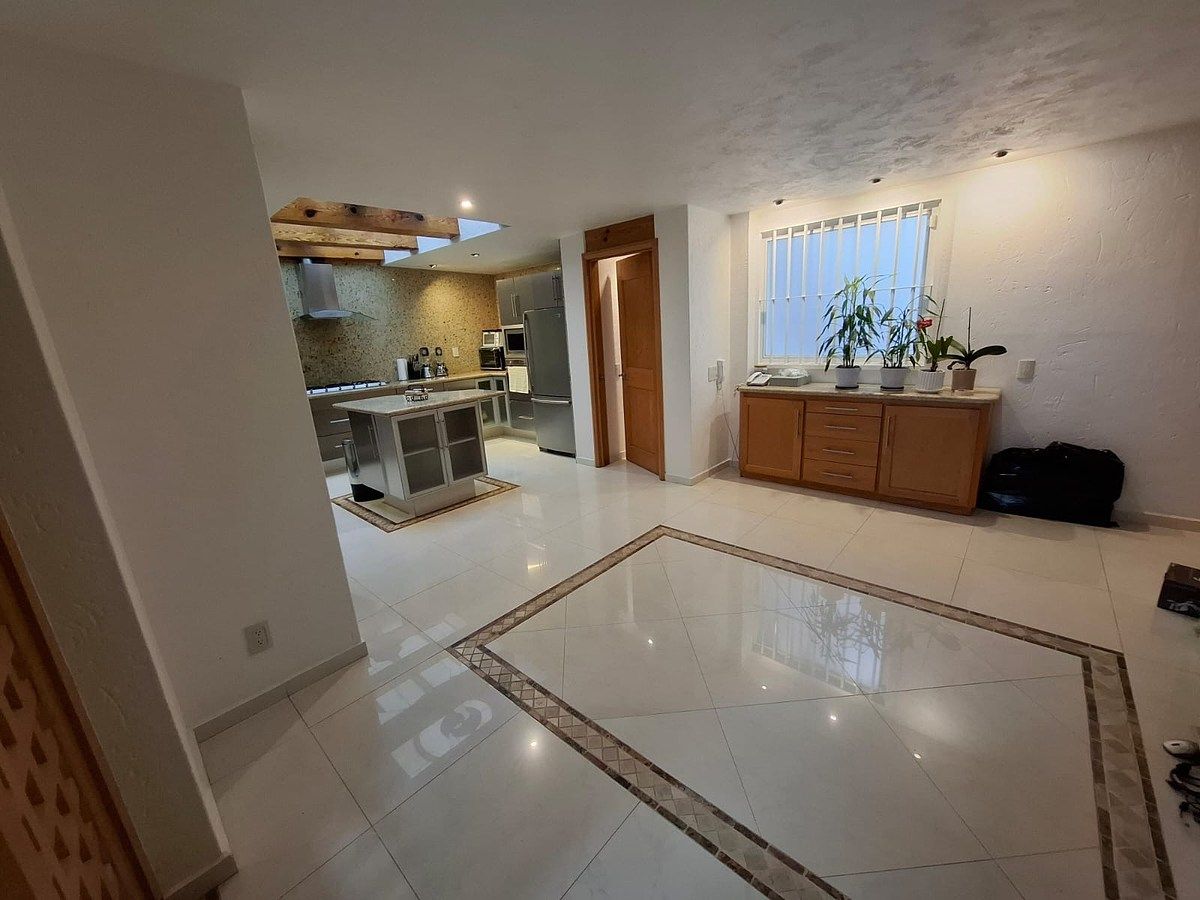 16 of 18: https://assets.easybroker.com/property_images/5754236/100930