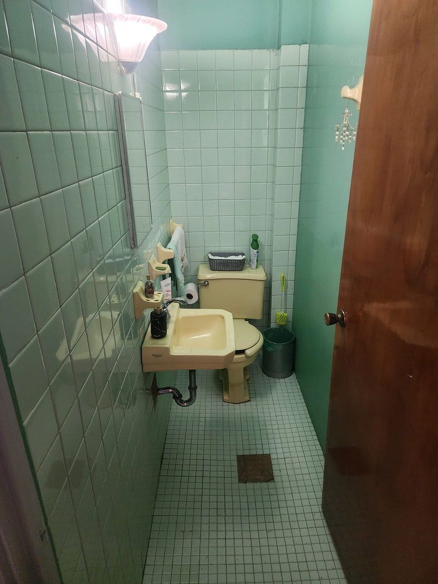 12 de 17: MEDIO BAÑO VISITAS