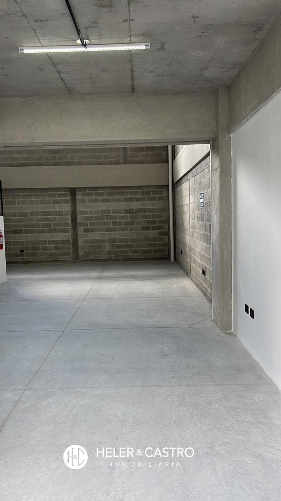 Ofi-bodegas Internaranjo - Image 3