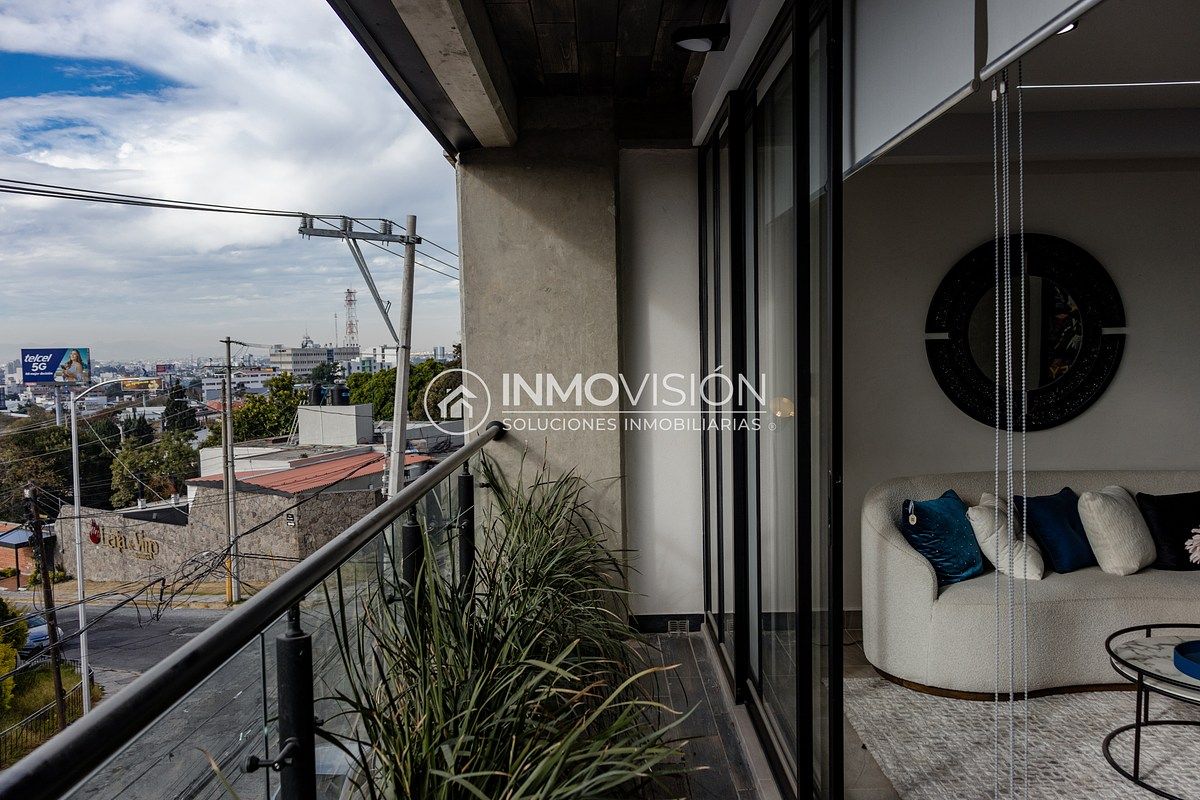 8 de 50: Balcón principal.