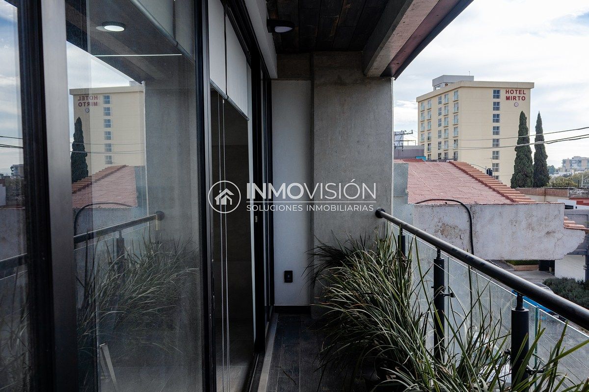 9 de 50: Balcón principal.