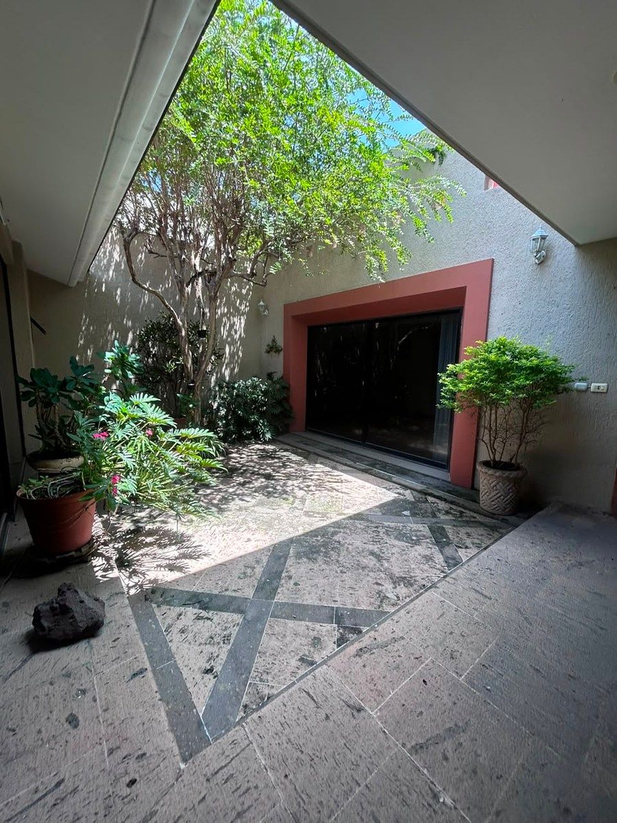 CASA À VENDA UM ANDAR FRACC. JUAN MANUEL VTA., foto 1 de 17