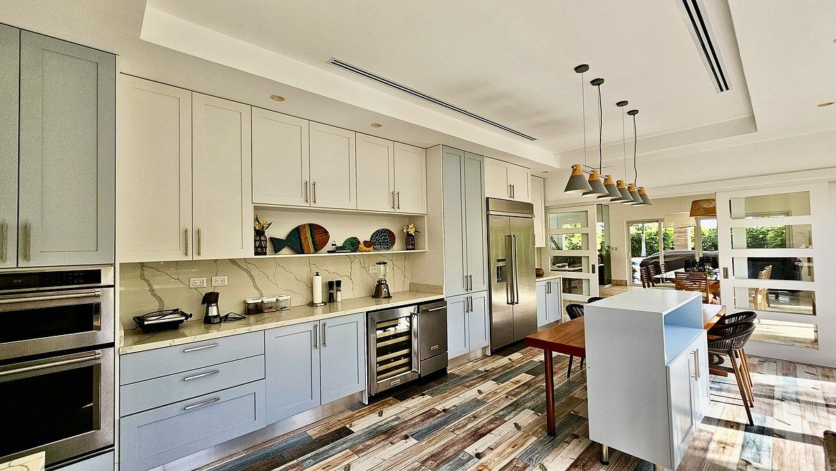 4 of 17: Primary kitchen