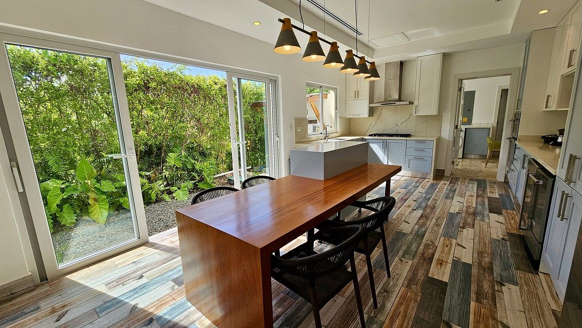 5 of 17: Breakfast table with garden view