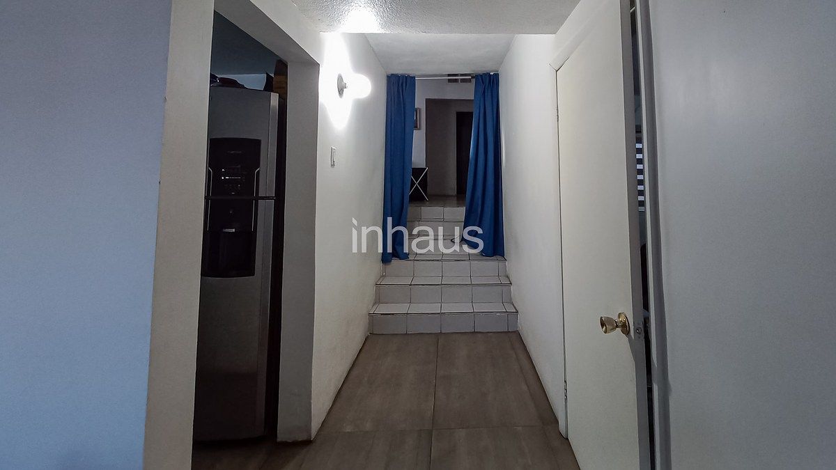 11 de 27: PASILLO PRINCIPAL