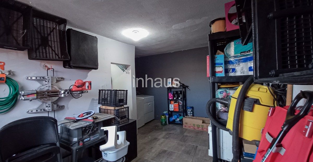 25 de 27: LAVANDERIA Y CUARTO DE SERVICIO