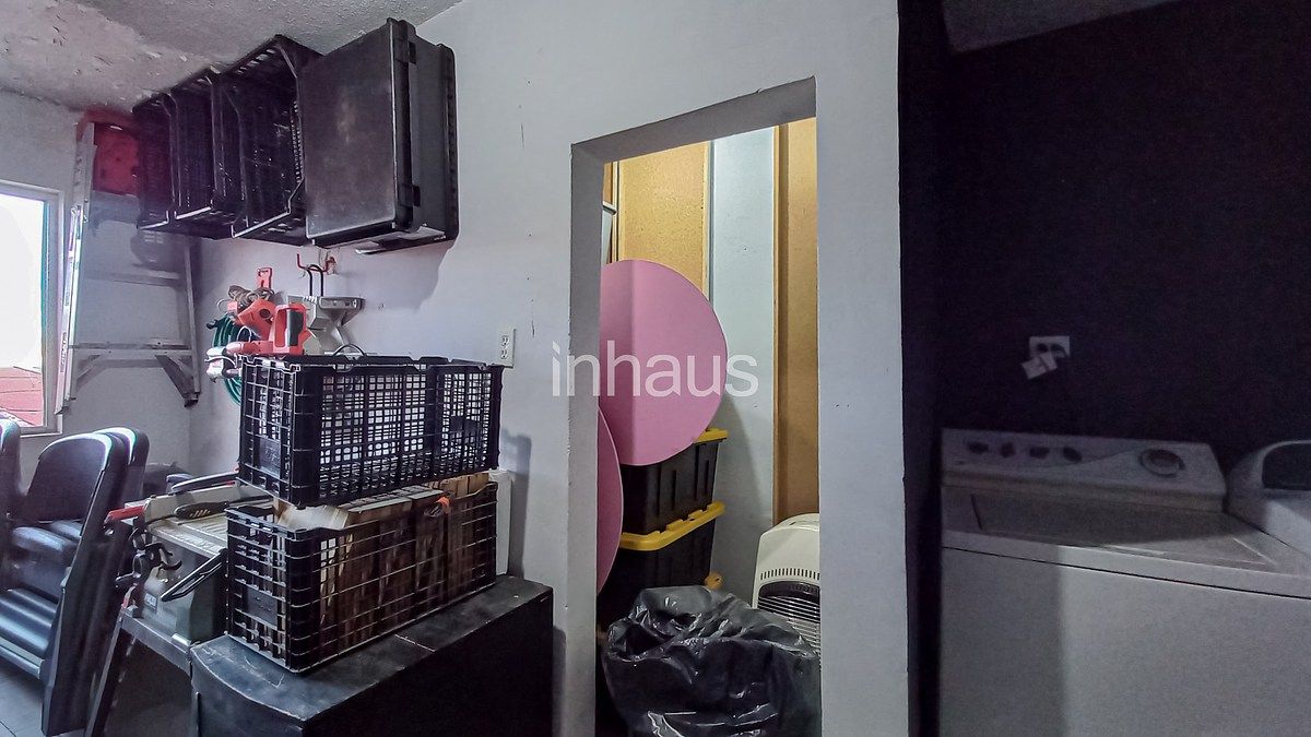 26 de 27: CUARTO DE SERVICIO