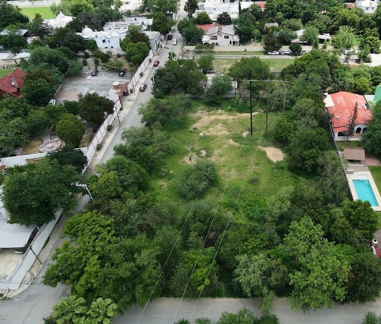 Lote comercial em El Yerbaniz, Santiago, foto 3 de 3