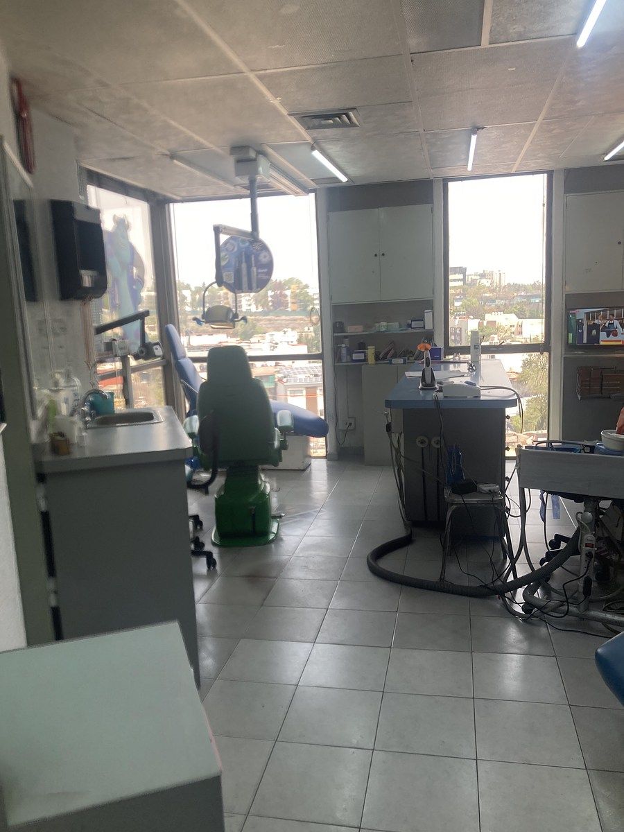 2 de 6: Consultorio en Venta Centro Médico Palmas Rayo Vende ®
