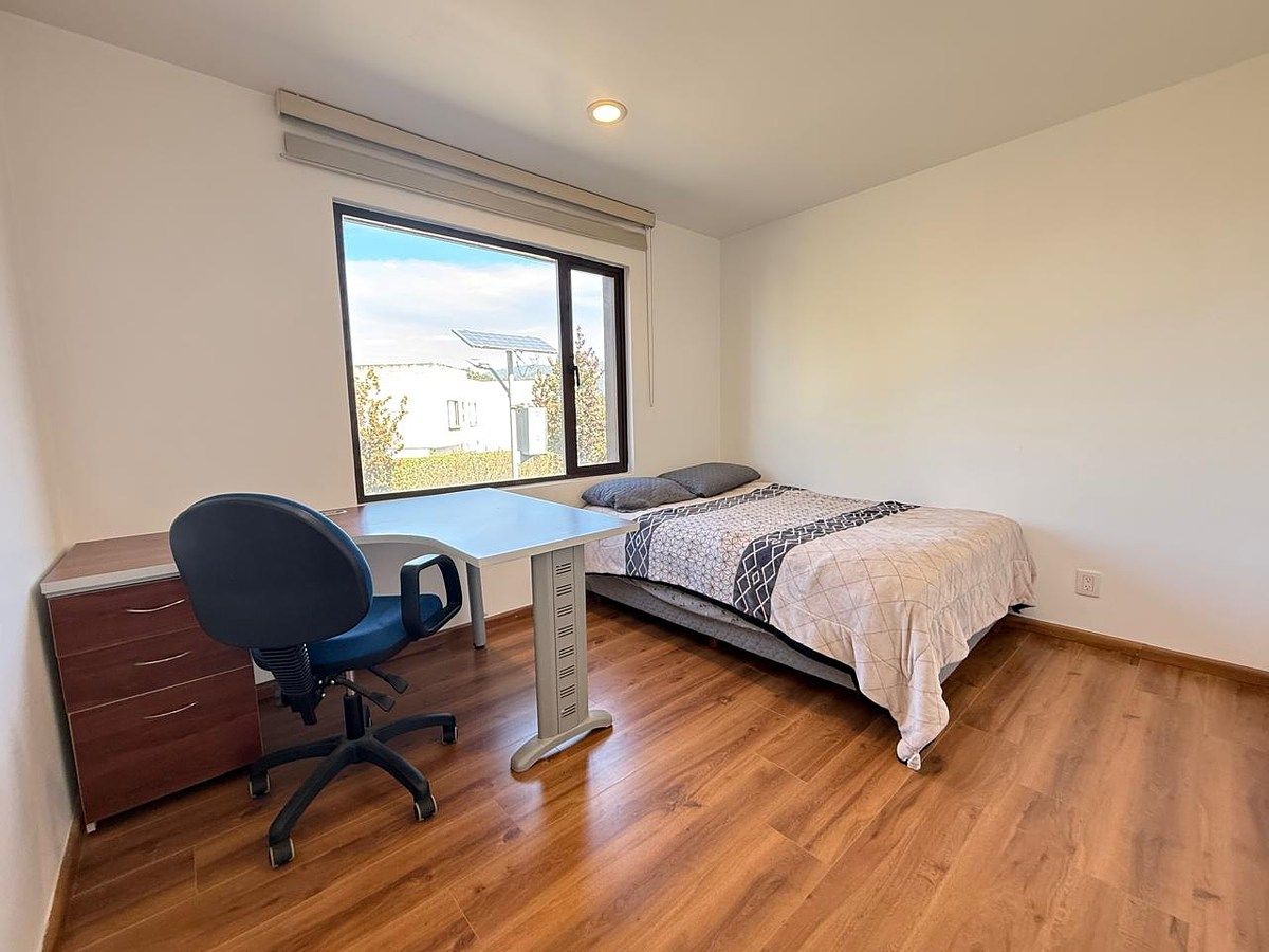 23 de 32: Recámara secundaria 1