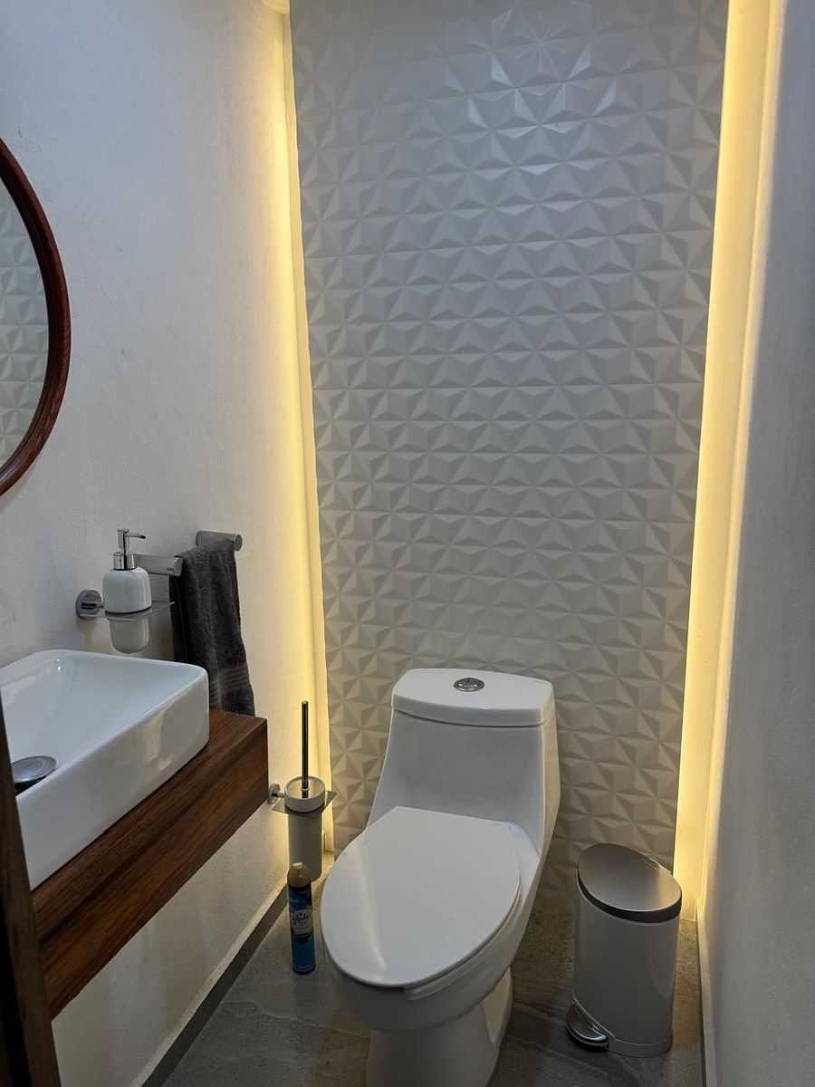 4 de 25: Medio baño de visitas