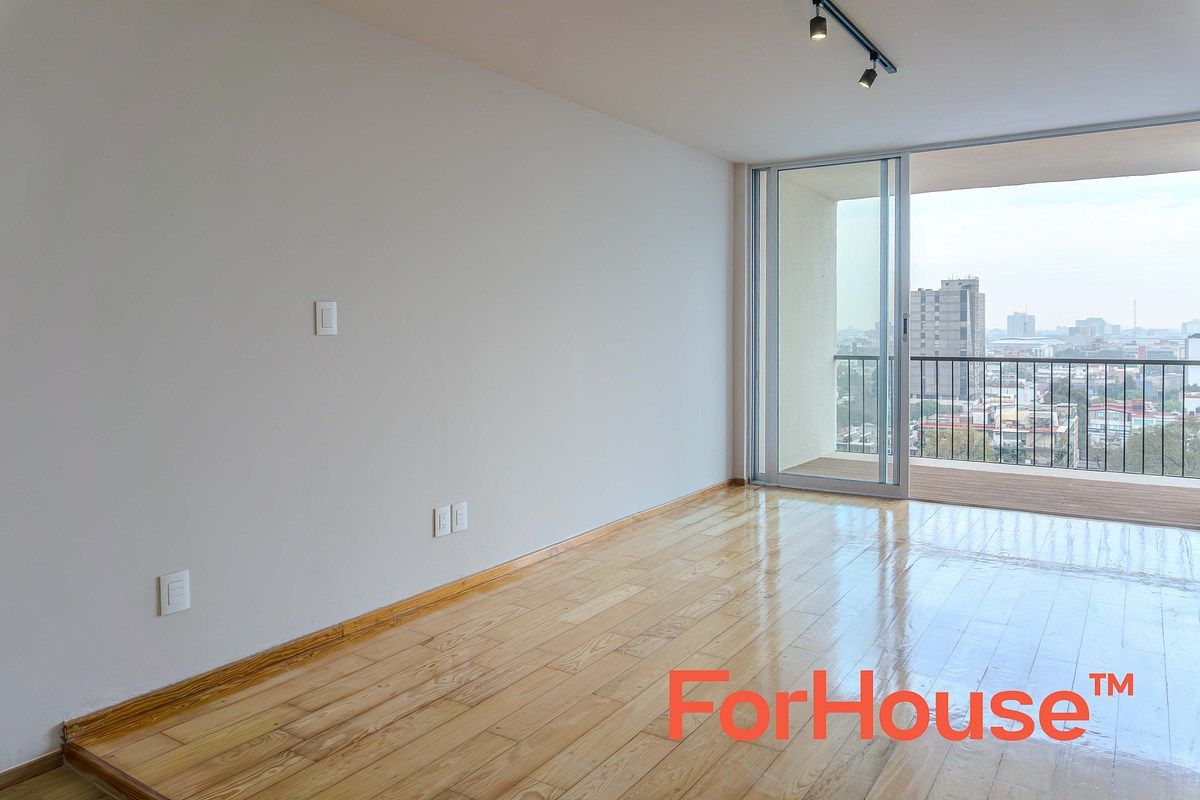 15 of 29: Family room