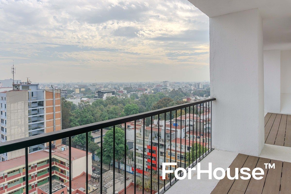 17 of 29: Balcón segundo nivel