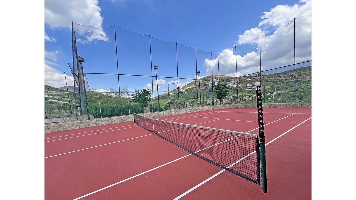 16 de 18: Cancha de Tenis