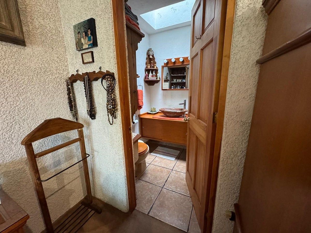 15 de 24: Baño de recámara principal