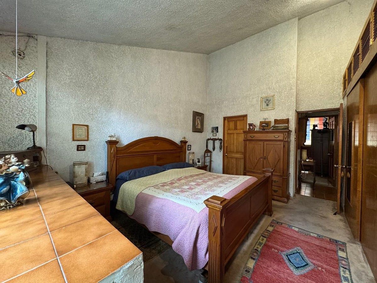 14 de 24: Recámara principal, vista desde el jardín