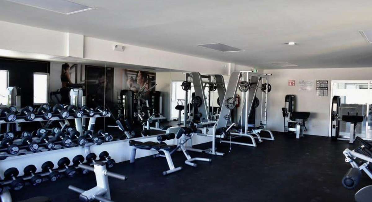13 of 13: Gimnasio Area de Maquinas y Pesas