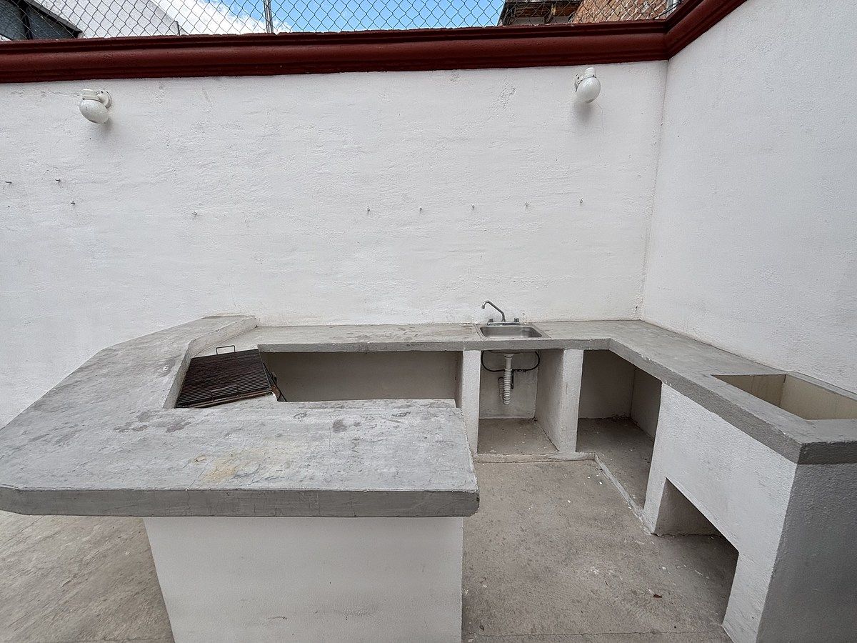 12 of 47: Área de asadores .