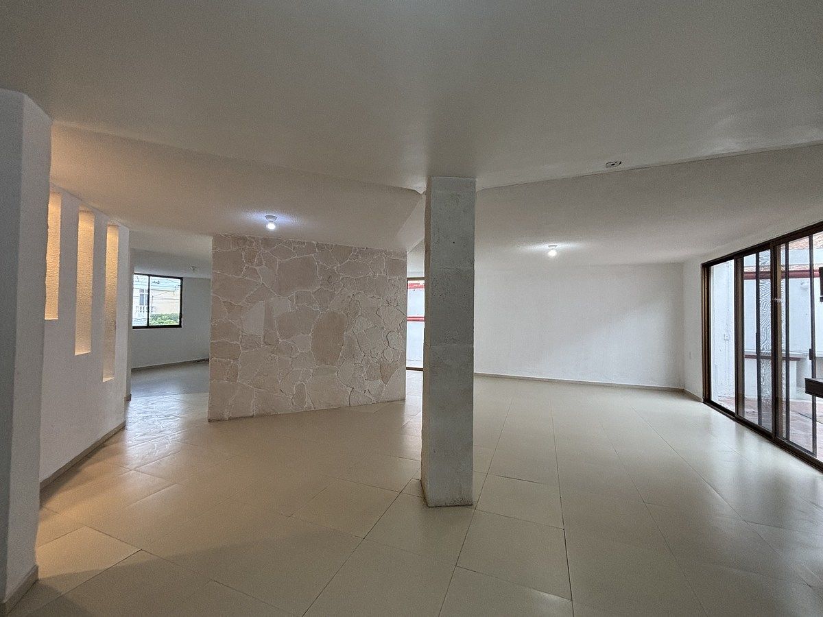 24 of 47: Área de ante comedor