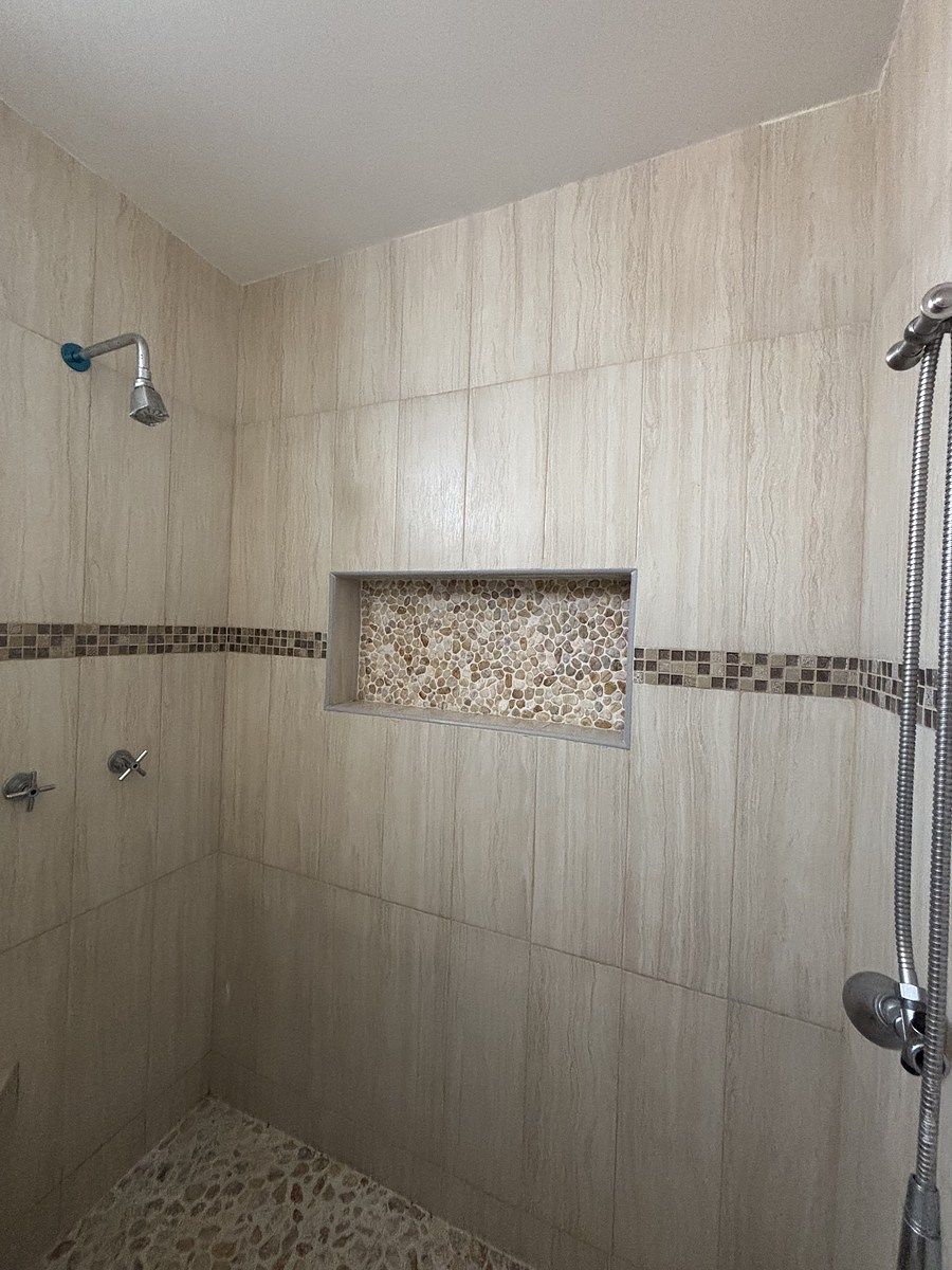 38 of 47: Baño completo rec principal .