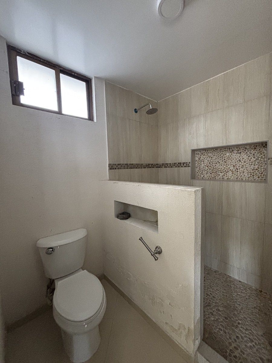 45 de 47: Baño completo en recámara secundaria 2