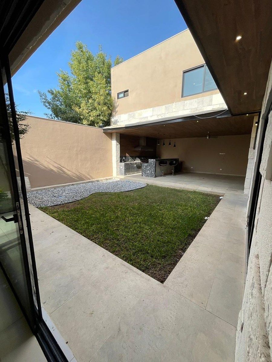 5 de 13: Jardin y terraza