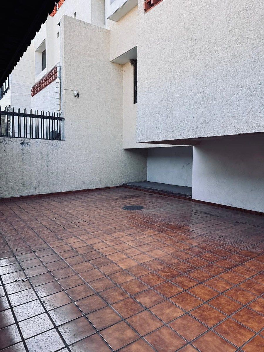 3 de 17: ESTACINAMIENTO