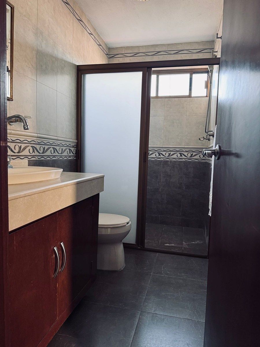 13 de 17: BAÑO COMPLETO
