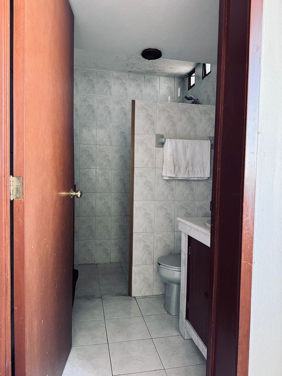 16 de 17: BAÑO COMPLETO