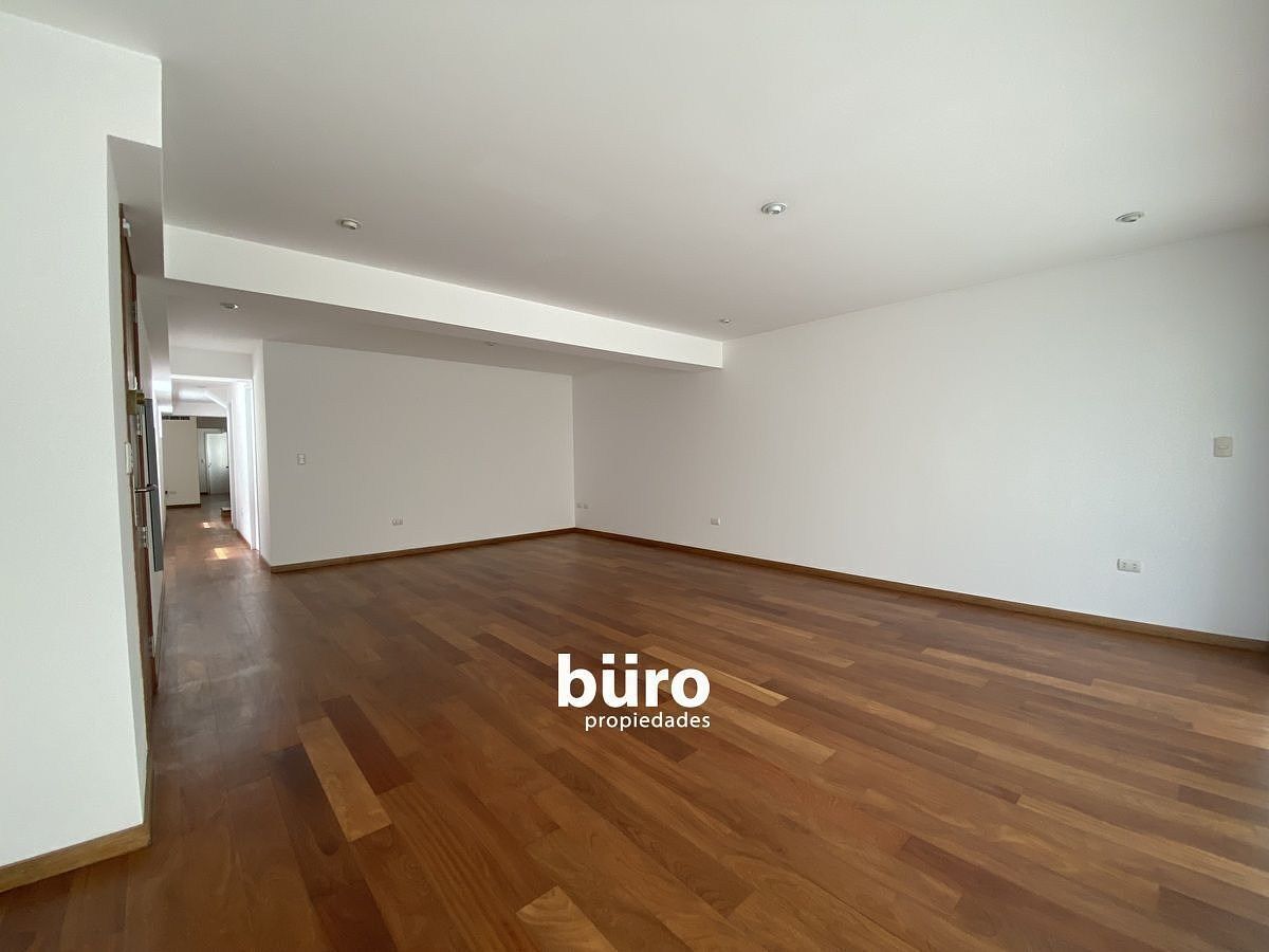 3 de 24: Sala y comedor