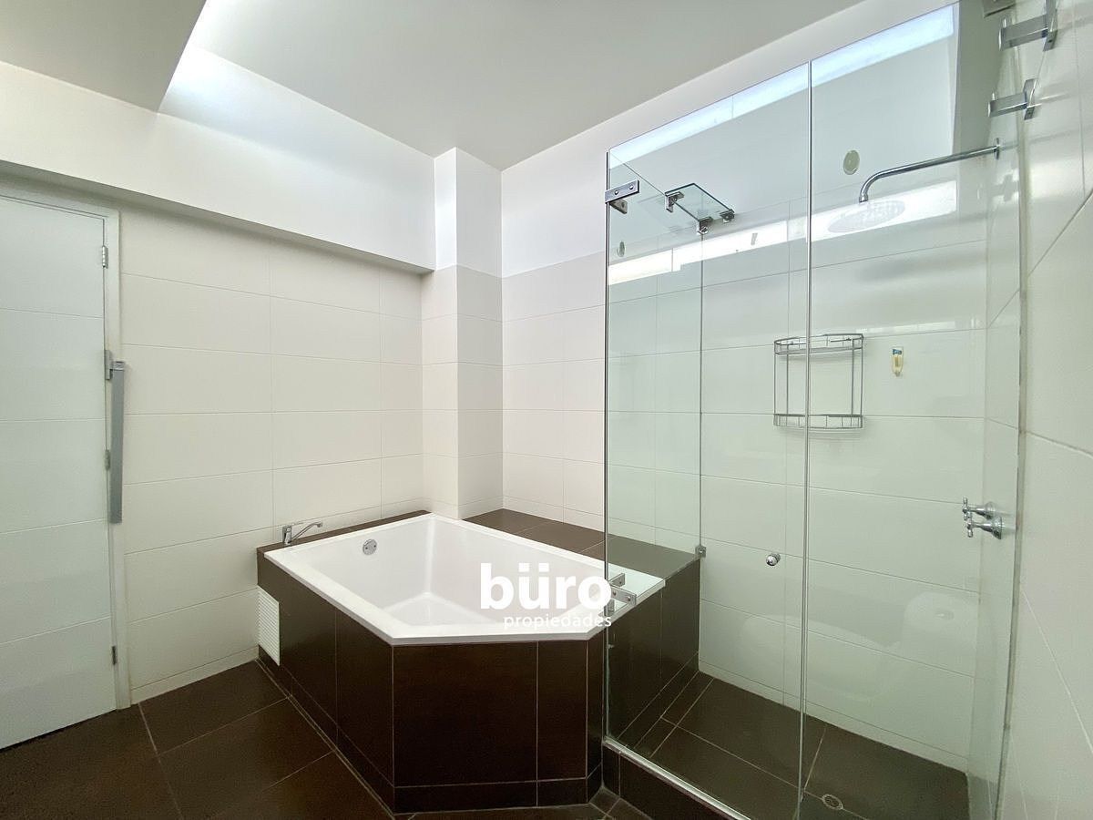 20 de 24: Baño principal