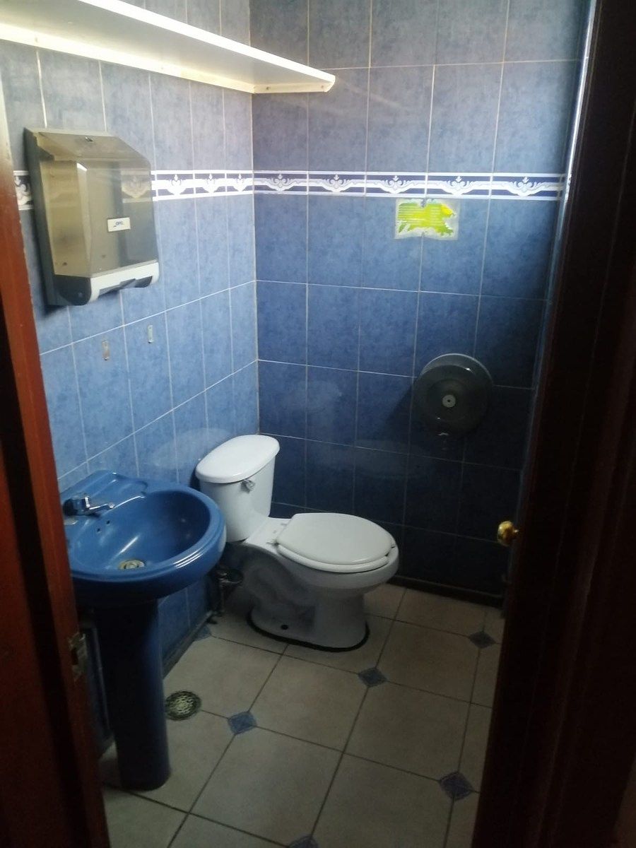 10 de 11: BAÑO 1