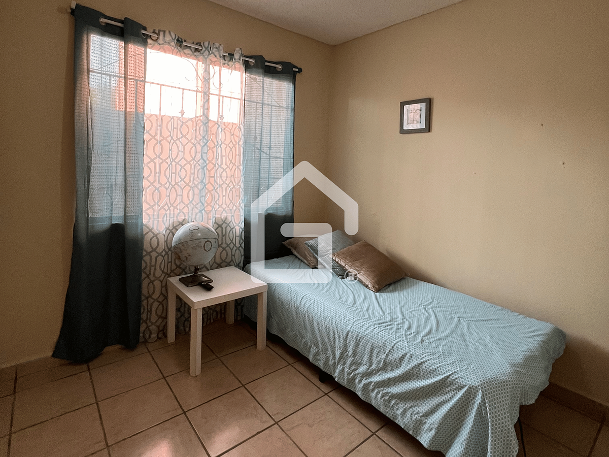 10 de 21: cuarto planta baja