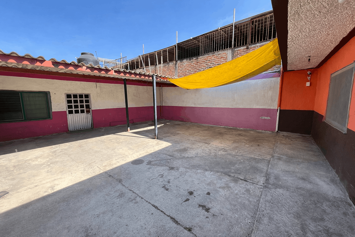 8 of 31: U.R.2. Casa