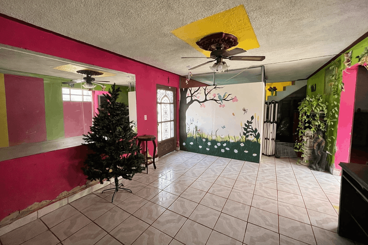 14 of 31: U.R.2. Casa