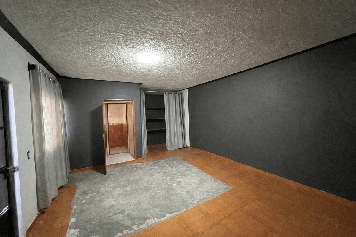 23 of 31: U.R.2. Casa