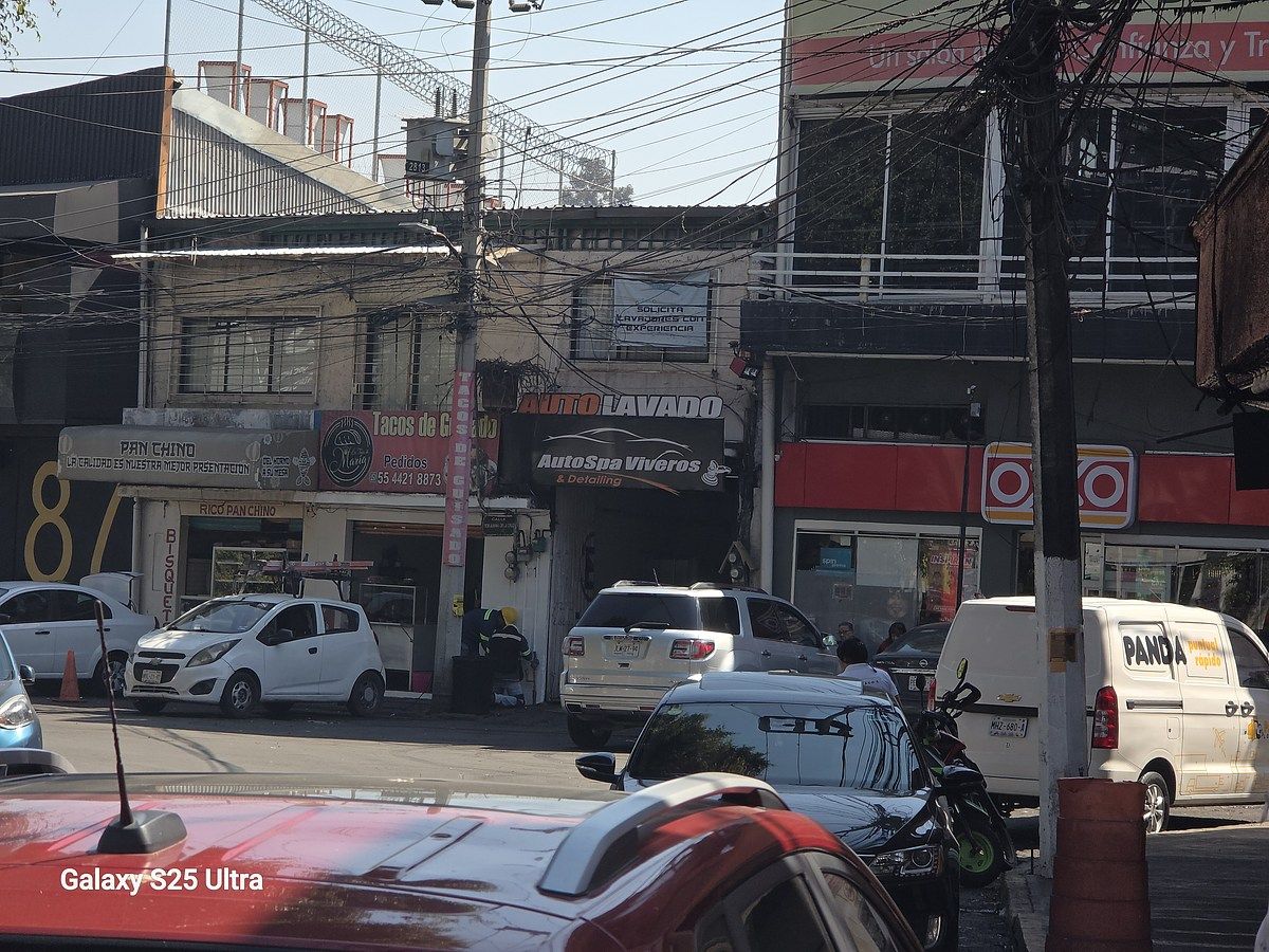 19 de 19: Estacionamiento  es en la pensión